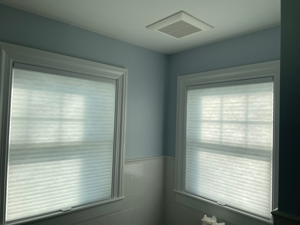 Hunter Douglas 3/4 Inch Cordless Cellular Shades Mounted Inside Window Frames in Wyckoff, NJ