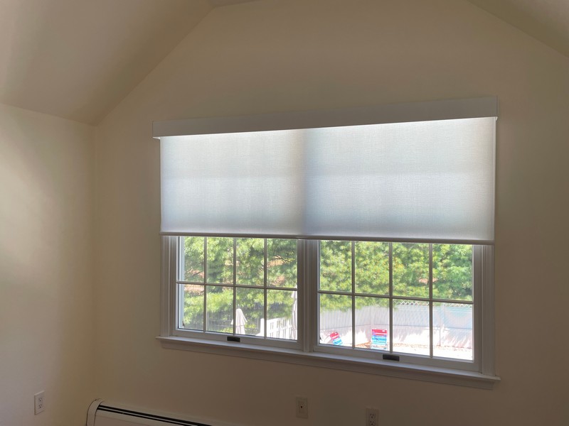 Hunter Douglas Decorative Cordless Roller Shades with Custom Fabric-Covered Cassette Valances in Park Ridge, NJ