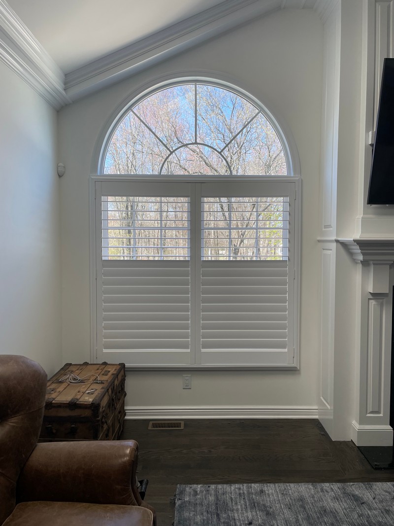 Hunter Douglas Plantation Shutters with Hidden Tilt and Trim Casing Frames in Wyckoff, NJ