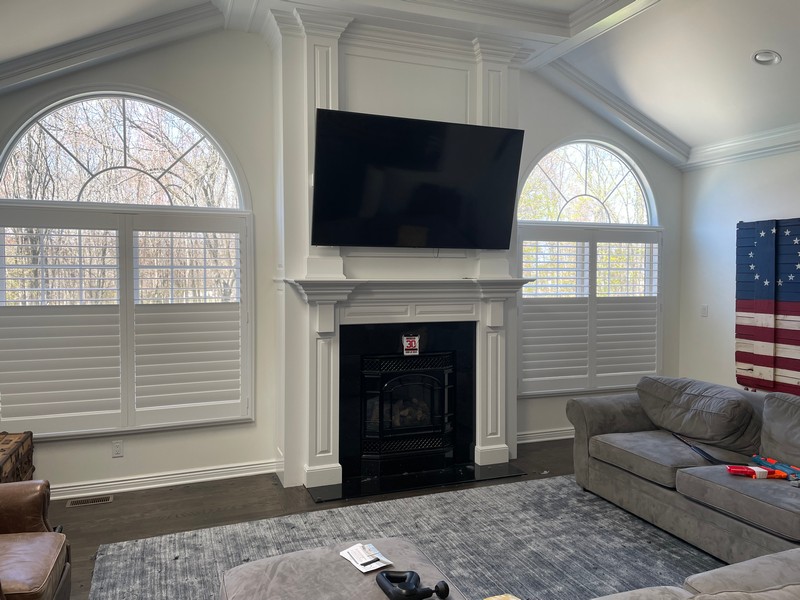 Hunter Douglas Plantation Shutters with Hidden Tilt and Trim Casing Frames in Wyckoff, NJ