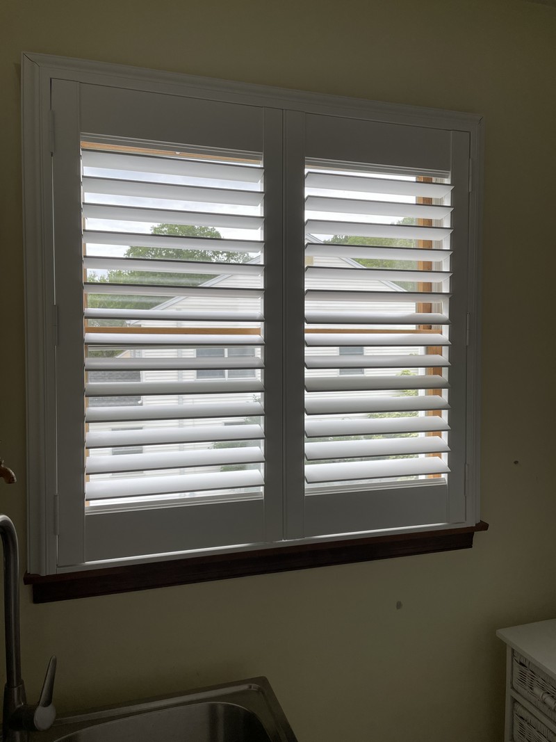 Hunter Douglas Real Wood and Faux Wood Plantation Shutters in Mahwah NJ