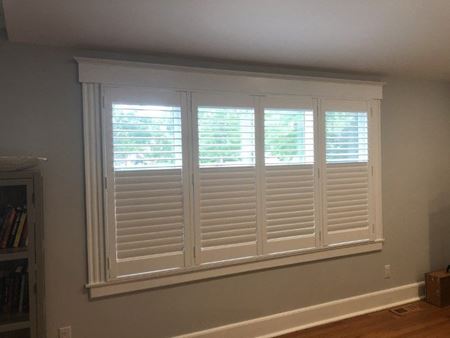 Hunter Douglas Faux Wood Shutters with Hidden Tilt in Allendale, NJ Thumbnail