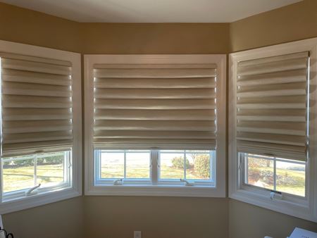 Hunter Douglas Soft-Fold Cordless Vignette Roman Shades in Wyckoff, NJ Thumbnail