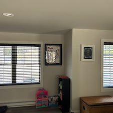 Chic-Hunter-Douglas-Wood-Blinds-in-Dark-Ebony-Stain-Installed-in-Milford-PA 0